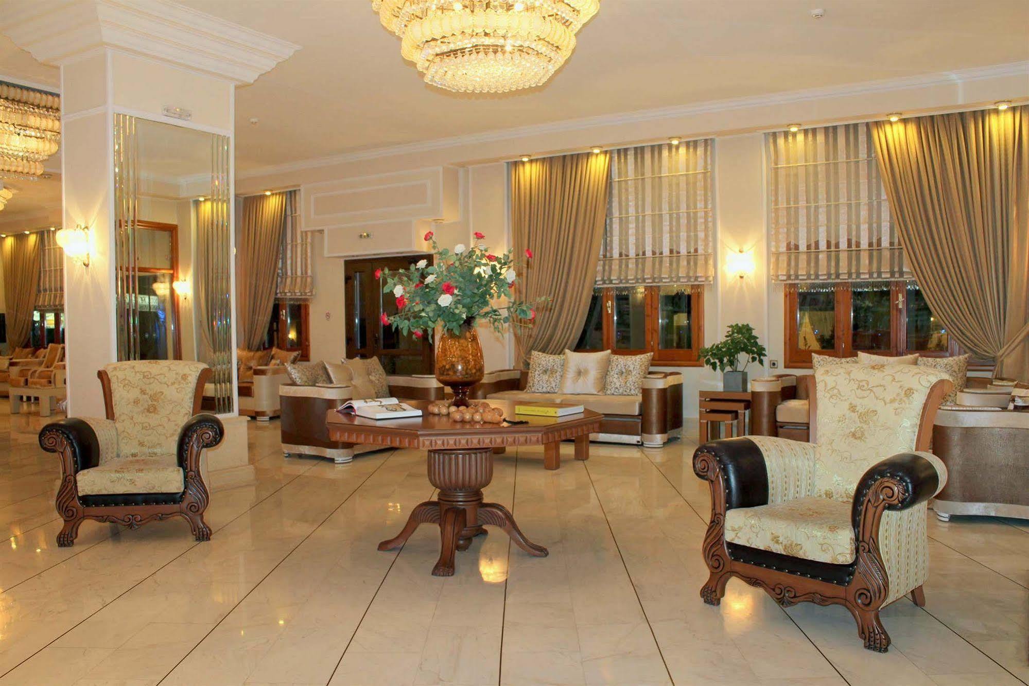 קאלאבאקה Famissi Hotel מראה חיצוני תמונה
